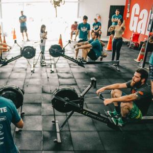 Sportende groep gym FSR Fitness service en reparatie